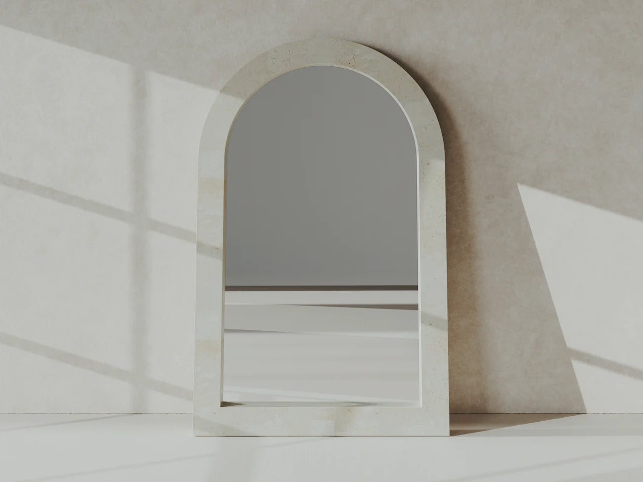 Esta Mirror