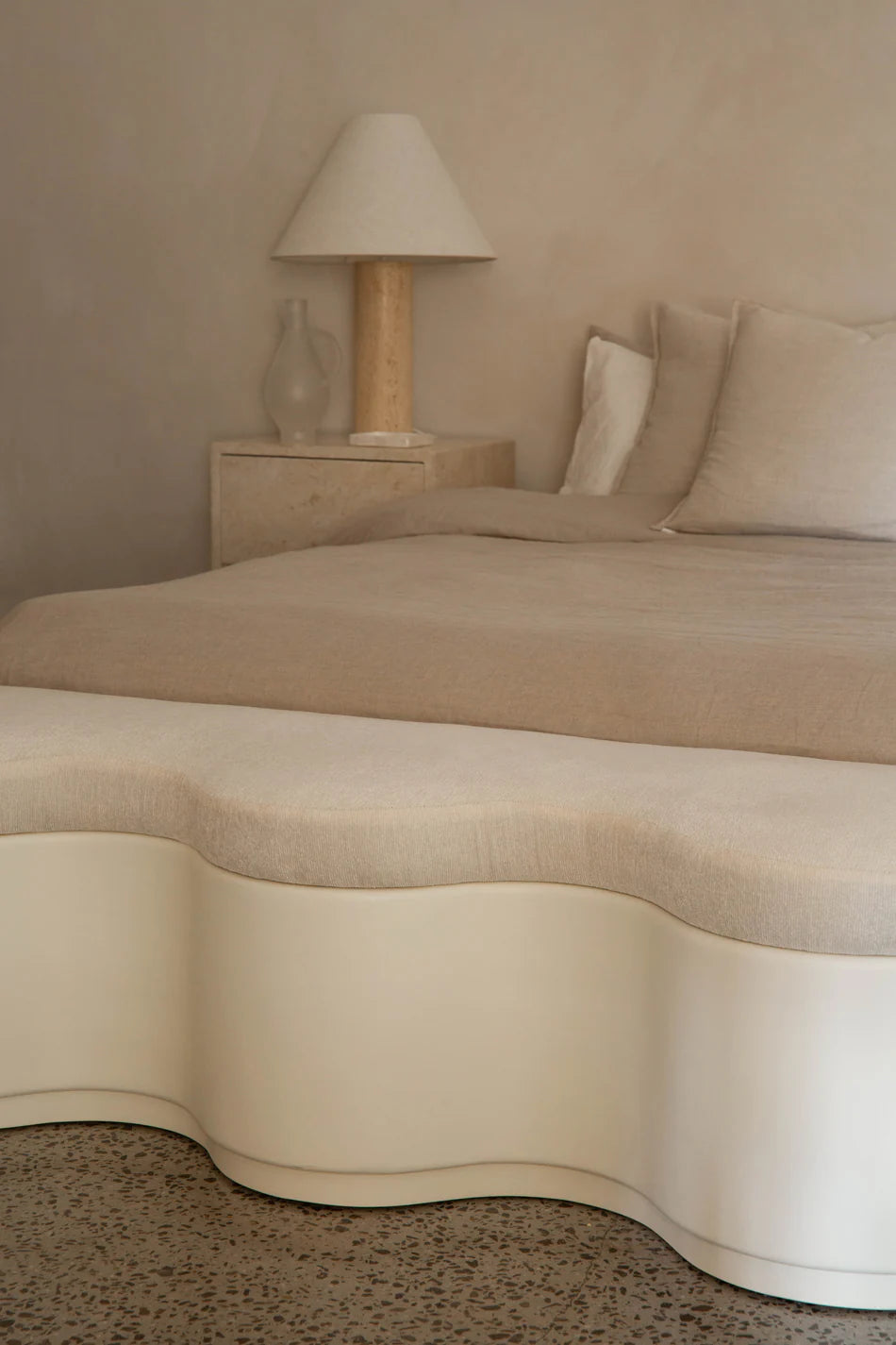 ספסל טריאנה, קרם