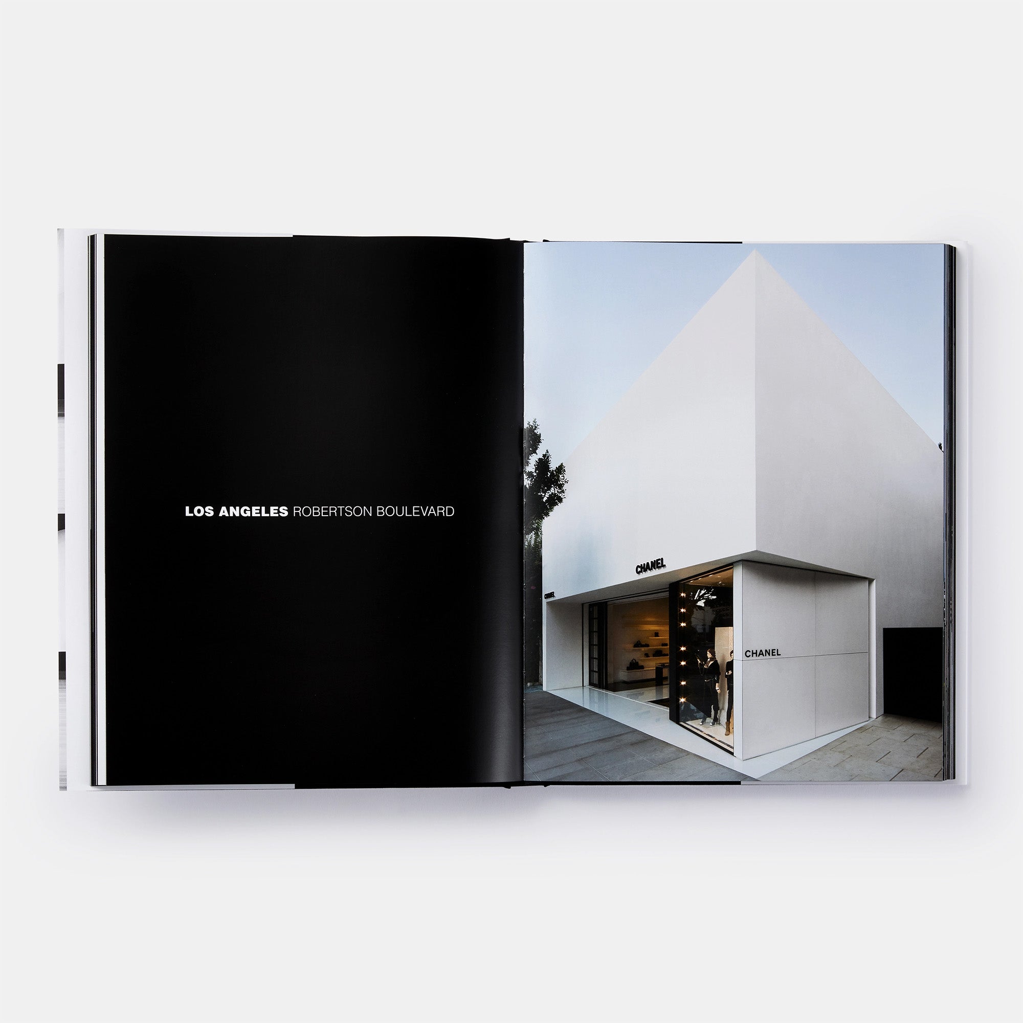 The Architecture of Chanel - כריכה קשה