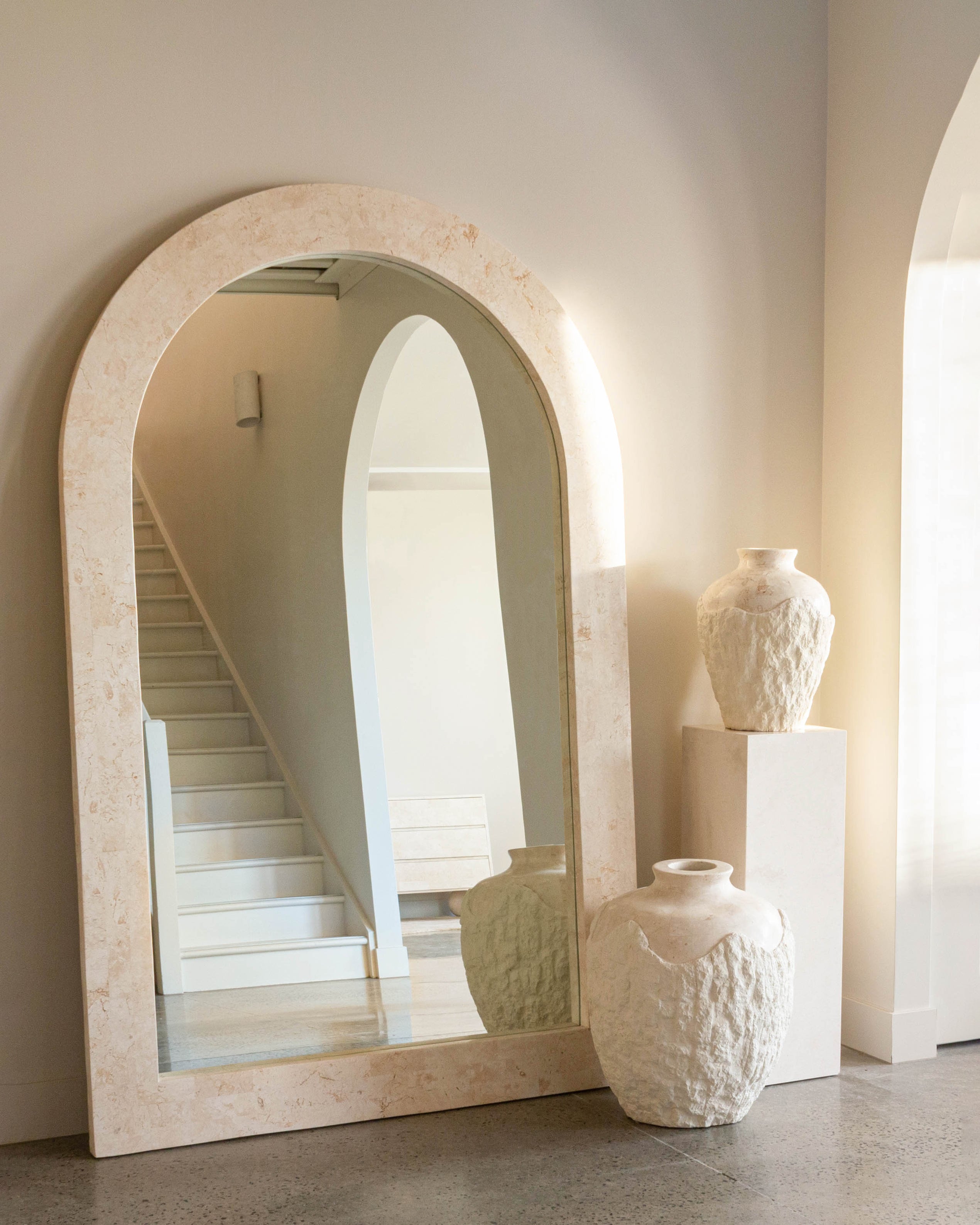 Esta Mirror
