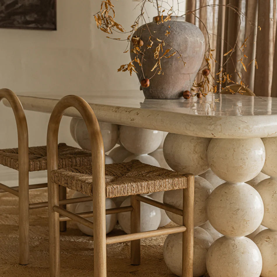 Perlas Dining Table