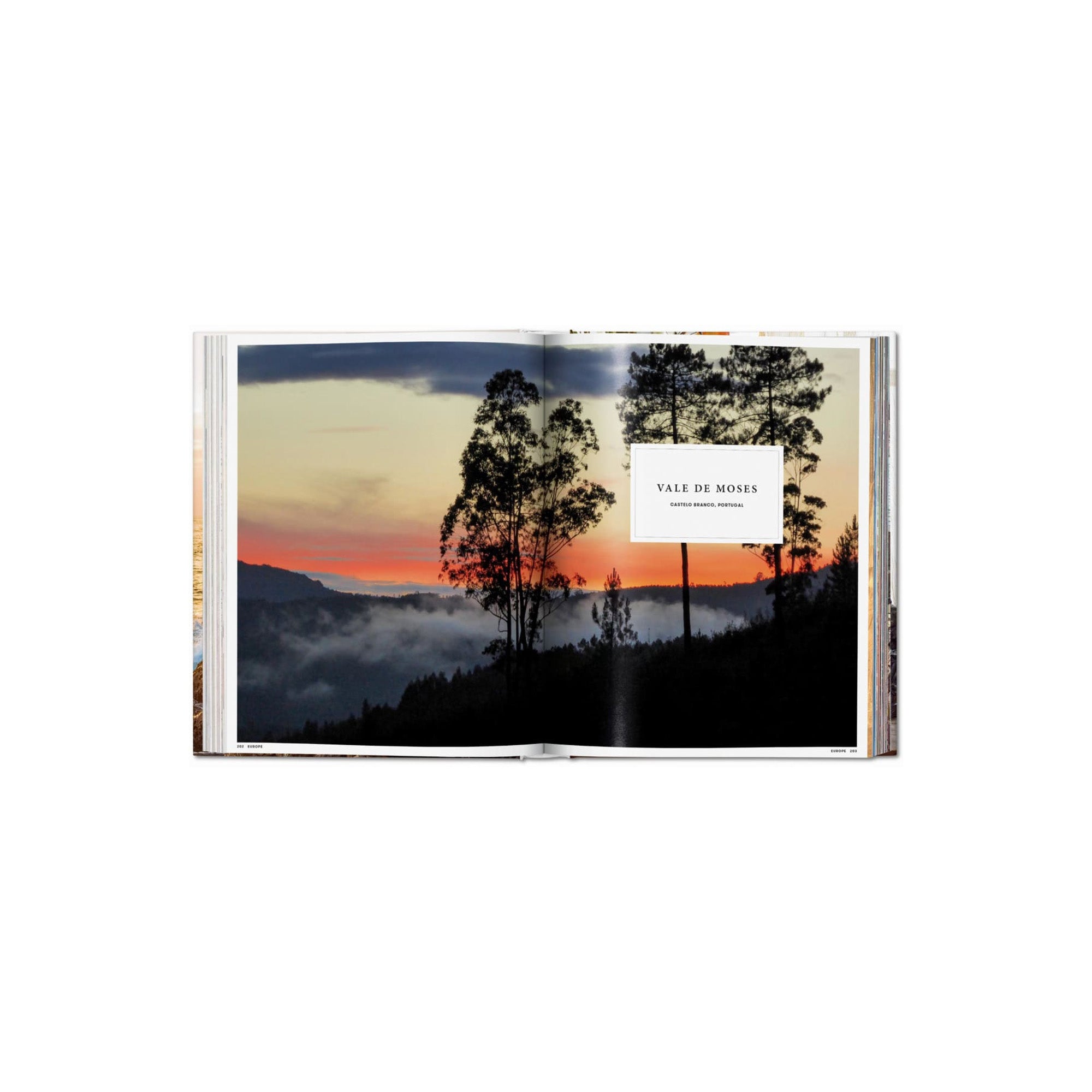 Great Escapes Yoga. The Retreat Book - Hardcover